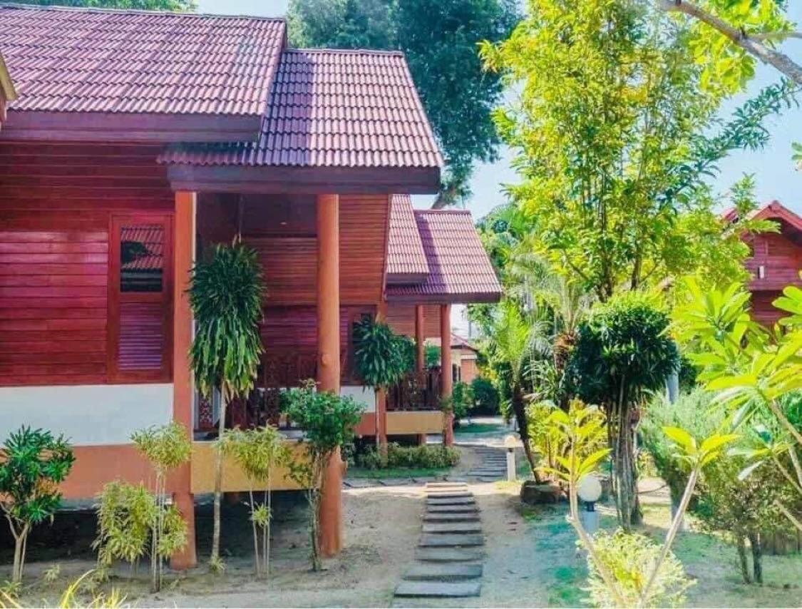 Phangan Lodge Baan Tai Exteriör bild