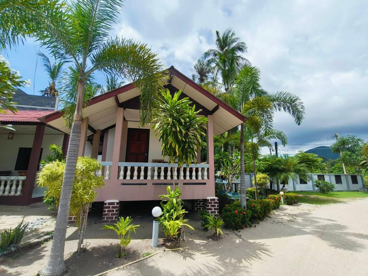 Phangan Lodge Baan Tai Exteriör bild